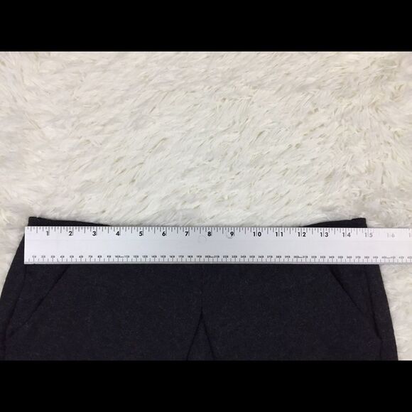 CAbi Charcoal Grey Andy’s Mini Skirt Wool Blend Side Pockets Size 4 - Picture 4 of 7